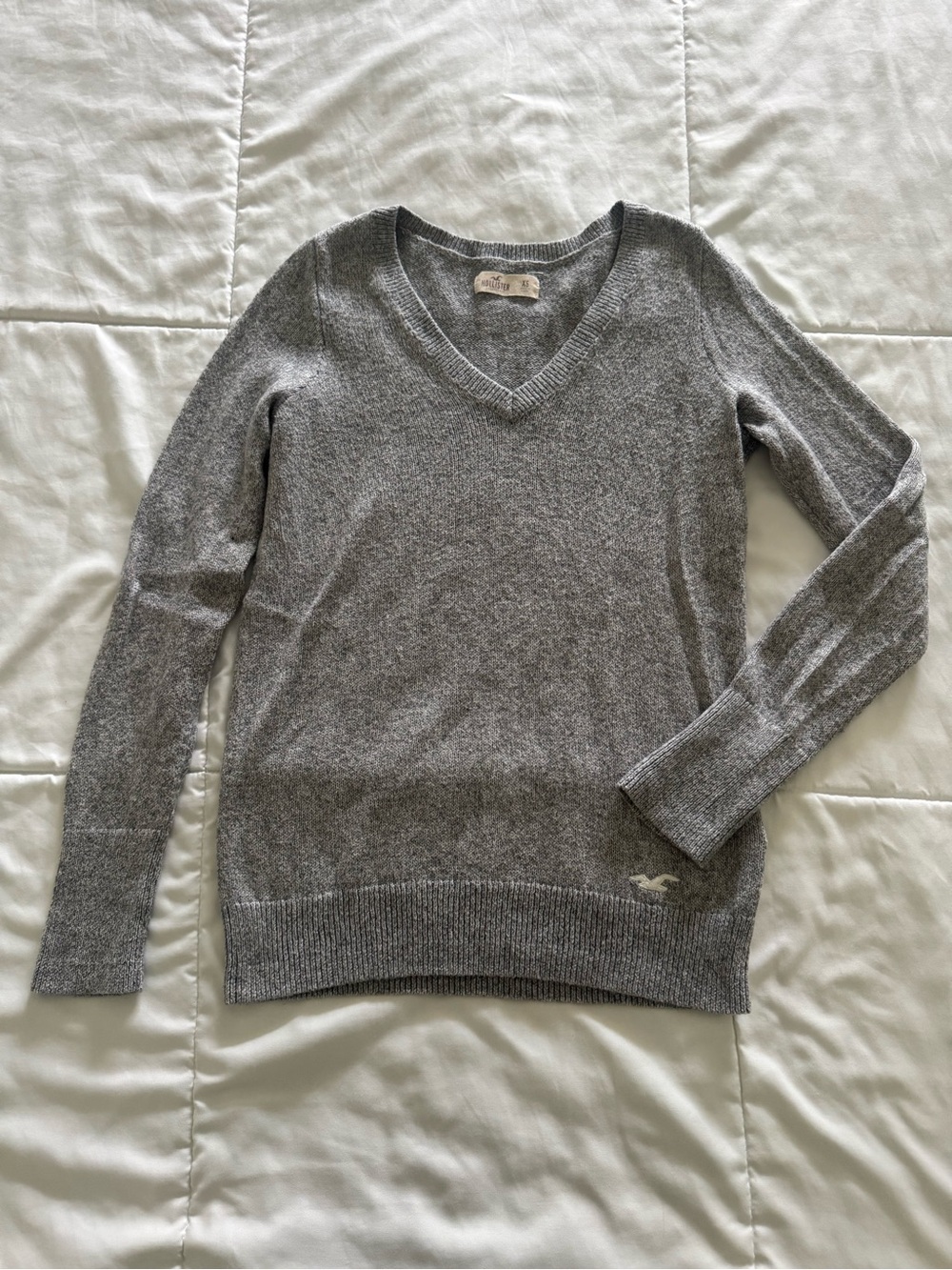 Hollister Women’s V-Neck Gray Sweater